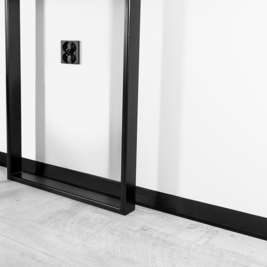 Selbstklebende PVC-Sockelleiste, 70x20mm, Schwarz