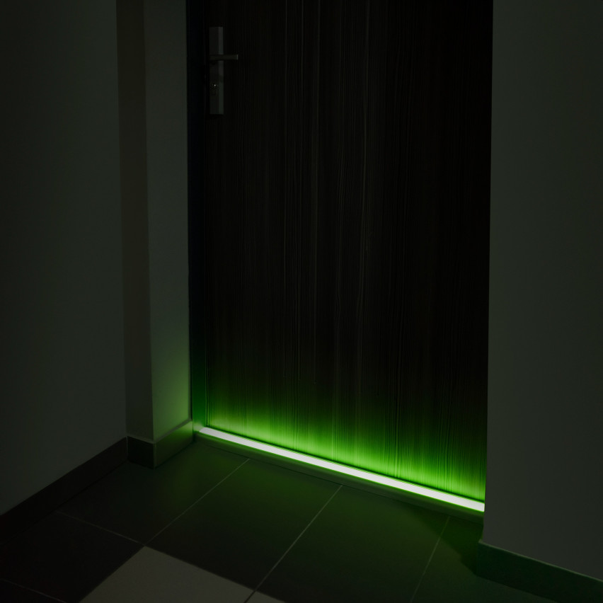 Fluoreszierender Streifen auf selbstklebender Rolle, 5m